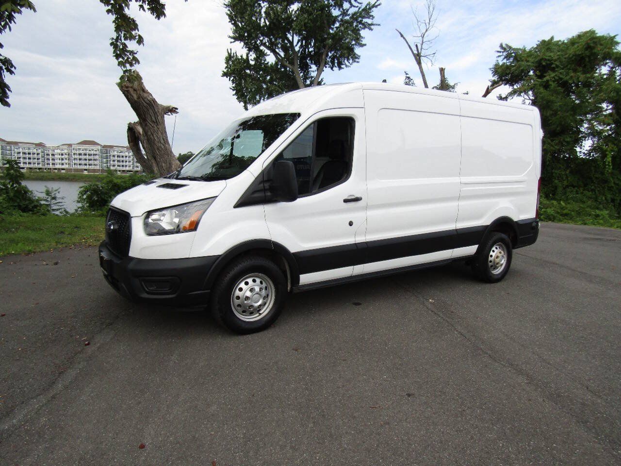 Used 2024 Ford Transit 250 148 Medium Roof Extended AWD image 2
