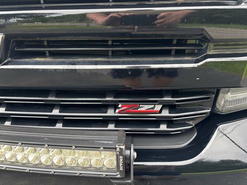 Used 2019 Chevrolet Silverado 1500 LT Trail Boss image 10