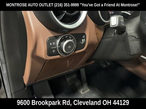 Used 2019 Alfa Romeo Stelvio AWD image 19