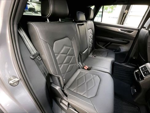 New 2026 Volkswagen Atlas Cross Sport SE image 27