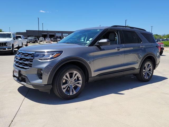 New 2026 Ford Explorer Active w/ Active Comfort Package AWD/4WD image 4
