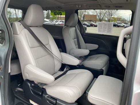 Used 2020 Toyota Sienna Limited Premium w/ Protection Package FWD image 56