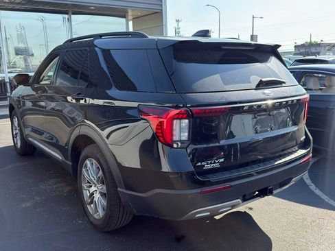Used 2025 Ford Explorer Active w/ Active Comfort Package AWD/4WD image 5