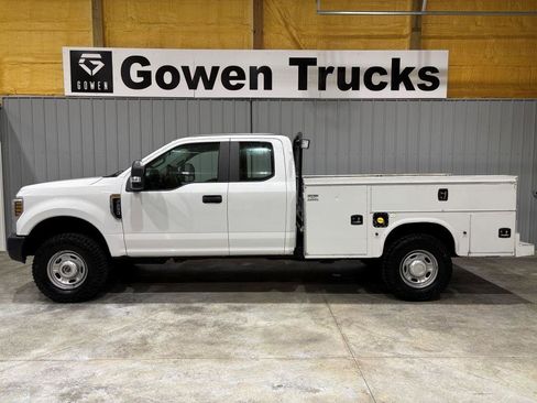 Used 2018 Ford F250 XL w/ Power Equipment Group image 2