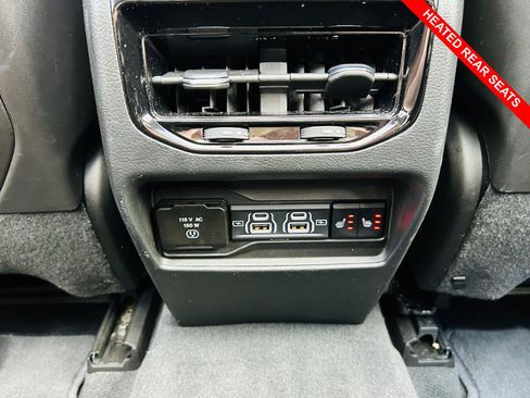 Used 2023 Jeep Grand Cherokee Limited w/ Luxury Tech Group II AWD/4WD image 9