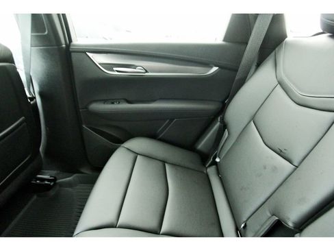 New 2025 Cadillac XT5 Luxury image 12