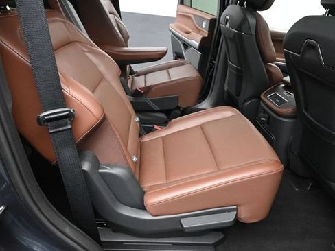 Certified 2025 Lincoln Navigator Reserve AWD/4WD image 27