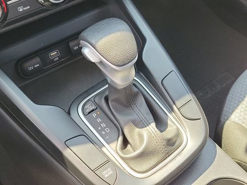 Used 2024 Kia Soul LX w/ Option Group 015 FWD image 17