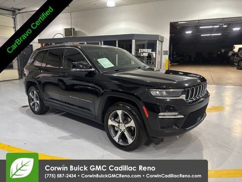 Used 2023 Jeep Grand Cherokee Limited w/ Trailer Tow Prep Group (B) AWD/4WD image 3