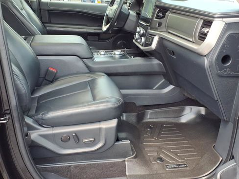 Used 2022 Ford Expedition XLT AWD/4WD image 24