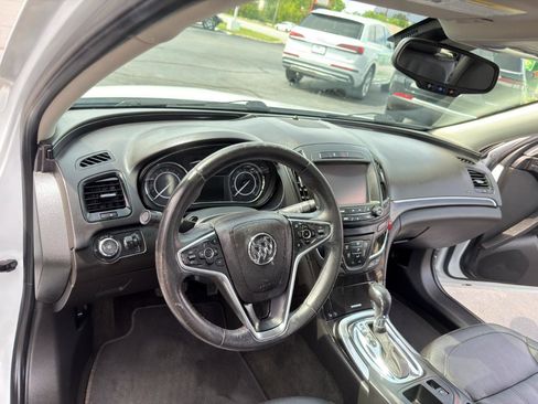 Used 2017 Buick Regal Sport Touring FWD image 20