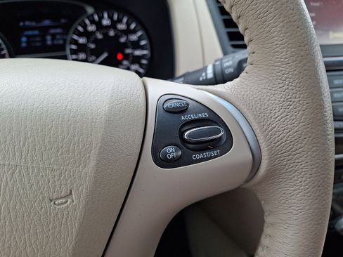 Used 2014 Nissan Pathfinder Platinum w/ Platinum Premium Package image 25