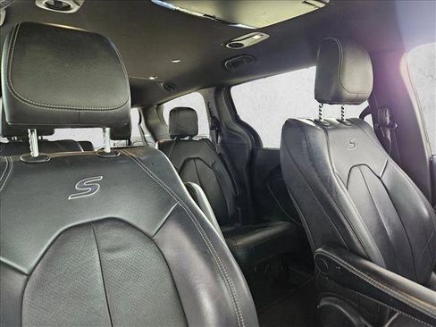 Used 2021 Chrysler Pacifica Touring-L w/ S Appearance Package FWD image 24