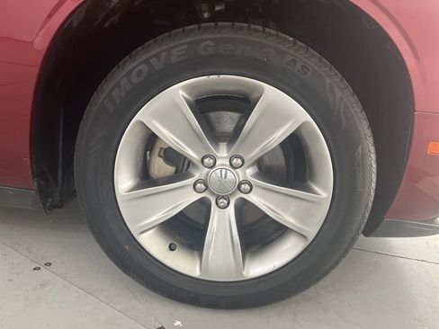 Used 2021 Dodge Challenger SXT w/ Driver Convenience Group RWD image 14