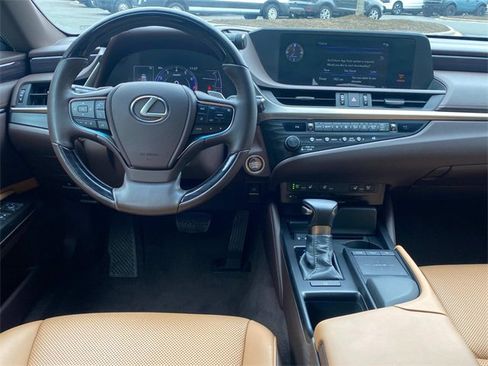 Used 2019 Lexus ES 350 w/ Premium Package image 8