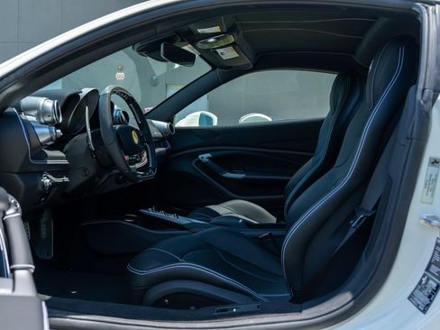 Used 2022 Ferrari F8 Tributo RWD image 33
