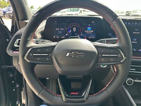 Certified 2025 Chevrolet Traverse RS AWD/4WD image 32