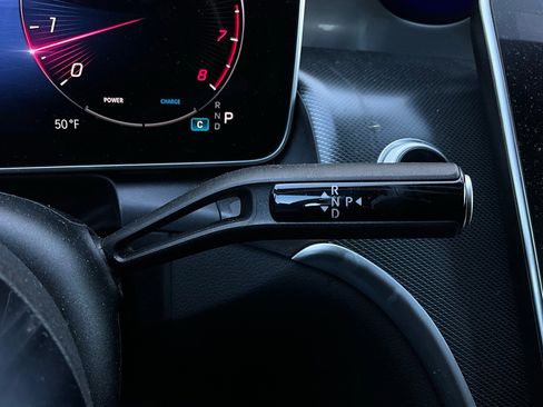 Used 2024 Mercedes-Benz GLC 300 4MATIC image 41