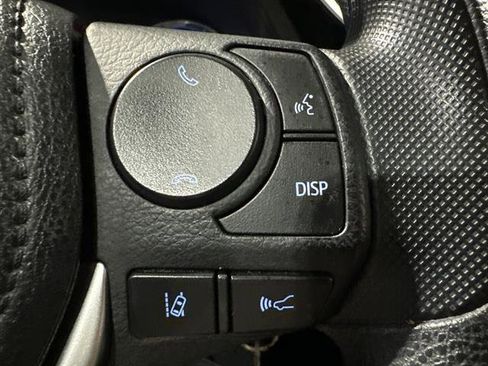 Used 2017 Toyota Corolla LE image 32