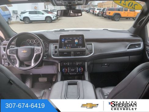 Used 2021 Chevrolet Suburban LT w/ Luxury Package image 9