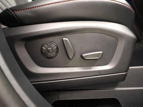 Used 2025 Ford Explorer ST-Line w/ Premium Package image 33