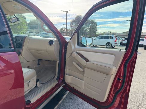 Used 2006 Ford Explorer Eddie Bauer image 17