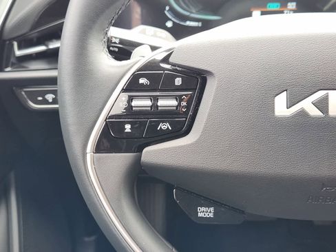 Certified 2024 Kia Niro EX FWD image 25