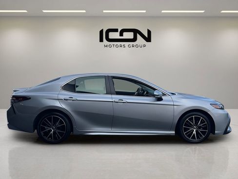 Used 2023 Toyota Camry SE image 6