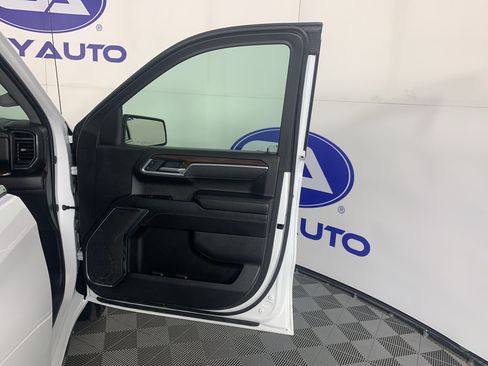 Used 2025 GMC Sierra 1500 SLT RWD image 33