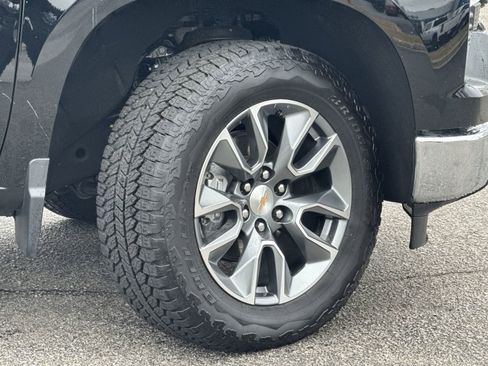 Used 2025 Chevrolet Silverado 1500 LT image 12