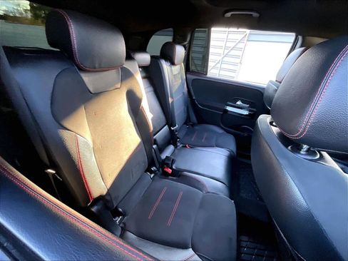 Used 2021 Mercedes-Benz GLB 250 4MATIC image 28