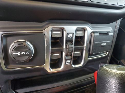 Used 2020 Jeep Wrangler Unlimited Sport S AWD/4WD image 16