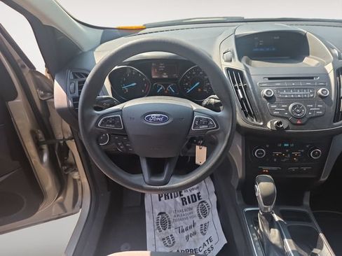Used 2018 Ford Escape SE FWD image 10