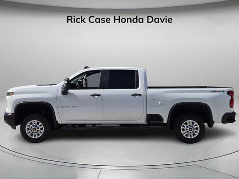 Used 2024 Chevrolet Silverado 2500 Custom w/ Custom Value Package AWD/4WD image 4