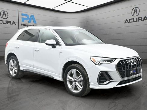 Used 2022 Audi Q3 2.0T Premium Plus w/ Premium Plus Package image 29