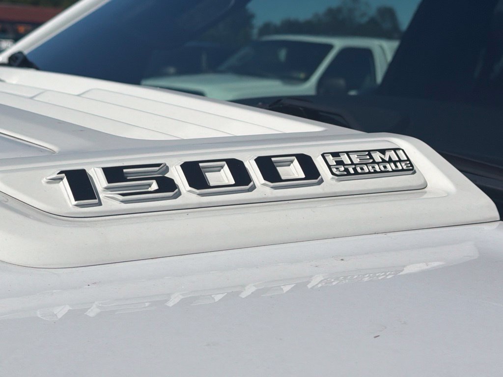 Used 2023 RAM 1500 Laramie AWD/4WD image 4
