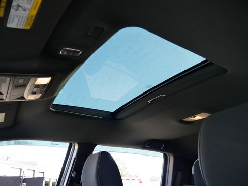 Used 2023 Toyota Tacoma TRD Off-Road image 29