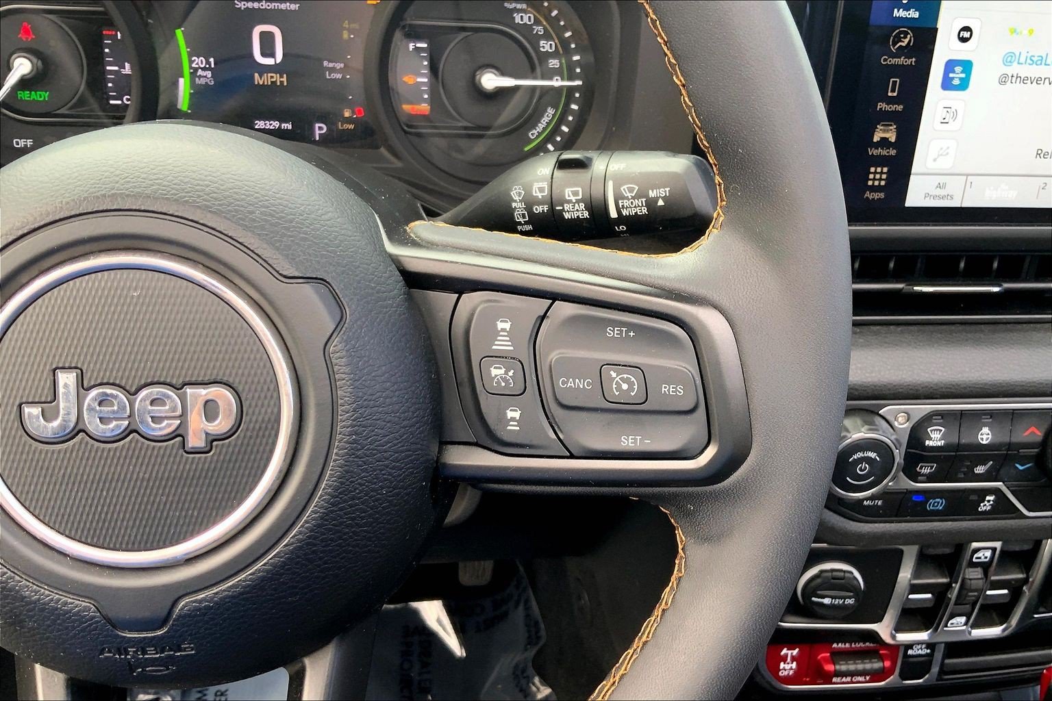 Certified 2024 Jeep Wrangler Unlimited AWD/4WD image 24