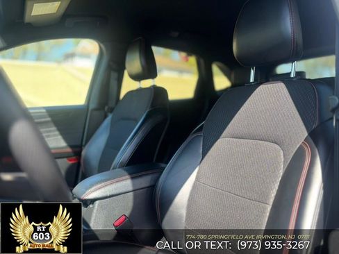 Used 2025 Ford Escape ST-Line FWD image 8