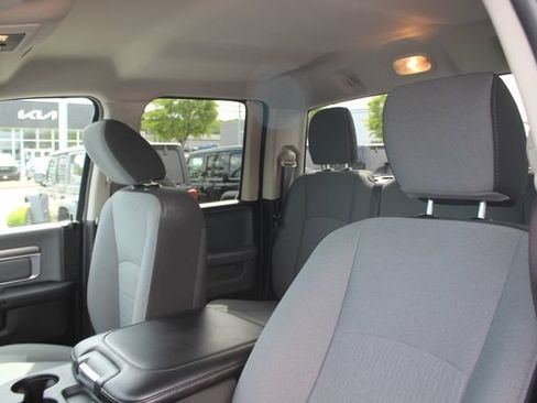 Used 2024 RAM 1500 Classic SLT AWD/4WD image 18