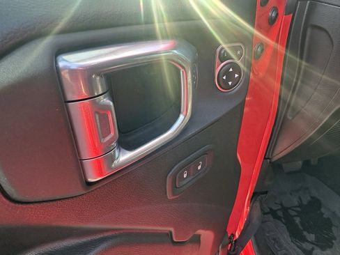 Used 2025 Jeep Wrangler Sport S image 4