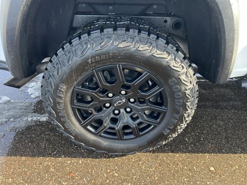 Certified 2024 Chevrolet Colorado Trail Boss w/ Technology Package image 9