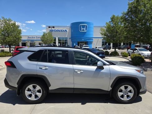 Used 2019 Toyota RAV4 XLE w/ All Weather Liner Package FWD image 4