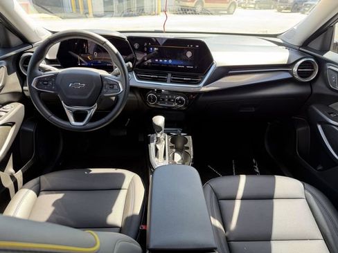 Used 2024 Chevrolet Trax ACTIV w/ Driver Confidence Package image 18