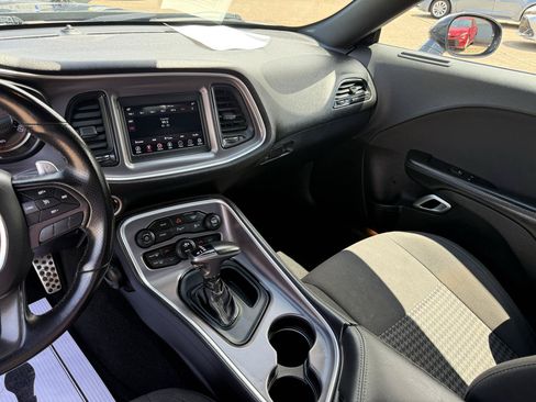 Used 2019 Dodge Challenger R/T RWD image 8