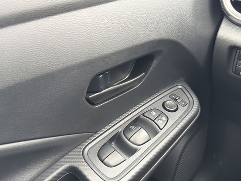 Used 2025 Nissan Versa S w/ Trunk Package image 23