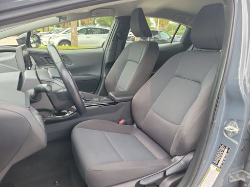 Used 2024 Toyota Prius LE FWD image 16