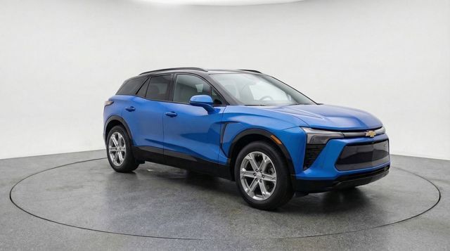 Used 2025 Chevrolet Blazer LT FWD image 9