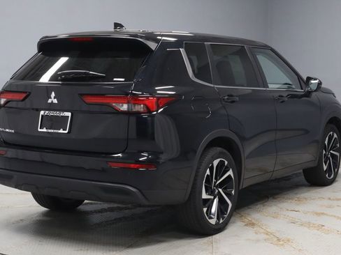 Used 2022 Mitsubishi Outlander ES image 10