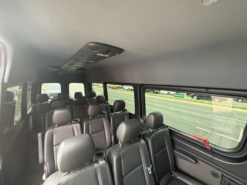 Used 2020 Mercedes-Benz Sprinter 2500 image 6